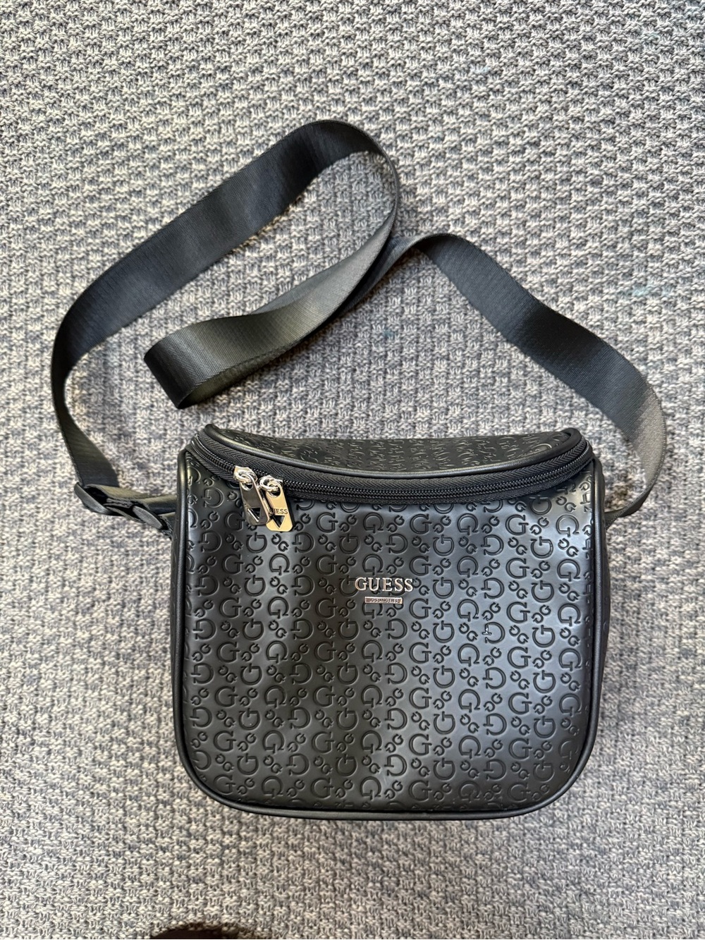 GUESS Black Logo insulated lunch bag cooler
